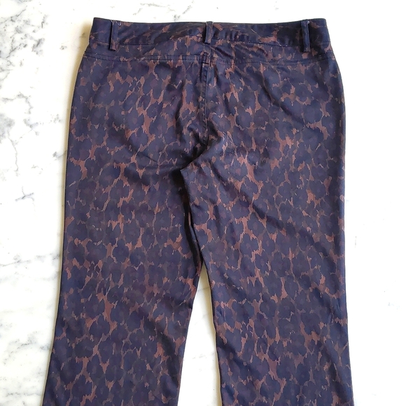Vintage Express Stretch Cotton and Spandex Animal Print Straight Leg Jeans. - Picture 5 of 6